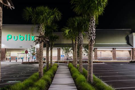 Publix jacksonville nc - Dec 17, 2021 · JACKSONVILLE, N.C. (WITN) - A man will spend at least the next 15 years in prison after pleading guilty to trying to murder his estranged wife in a grocery store parking lot last year. District ... 